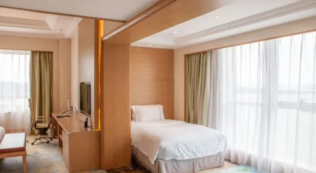 Двухместный номер Deluxe Glory Charm Hotel