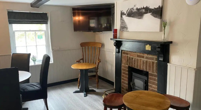 The New Wheel Inn, Забронировать Отель Лимингтон Нью-Форест