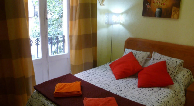 Babel Guesthouse, Boek Hotel Madrid Community of Madrid, in de buurt van Edificio Grassy