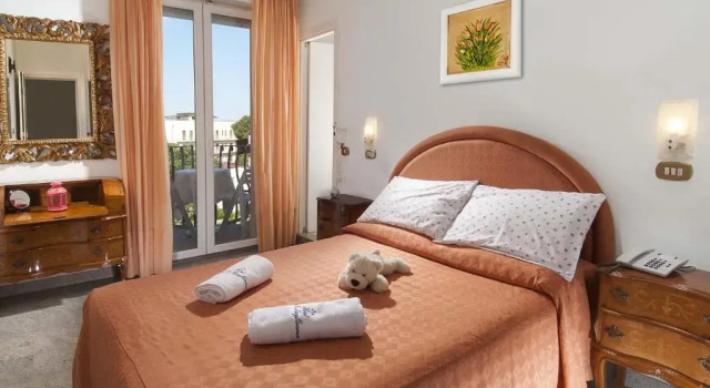 Двухместный номер Standard с балконом Mayflower Beach Hotel