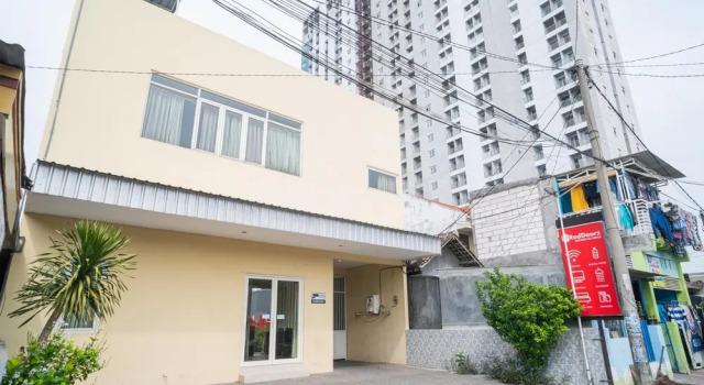 RedDoorz Syariah near Suncity Mall Sidoarjo, Reservar Hotel Sidoarjo East Java