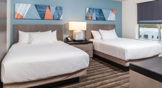 Четырёхместный Люкс с кухней c 1 комнатой Hyatt House Raleigh/Rdu/Brier Creek