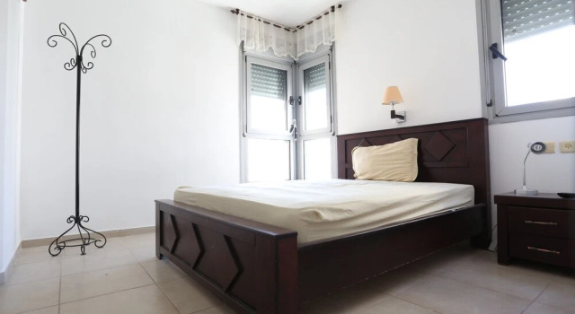 3BR balcony Hayarkon Tel Aviv, Забронировать Отель Тель-Авив Тель-Авивский округ, рядом с Музей Эрец-Исраэль