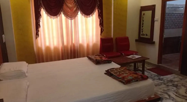 Goroomgo Heera Palace Mysore