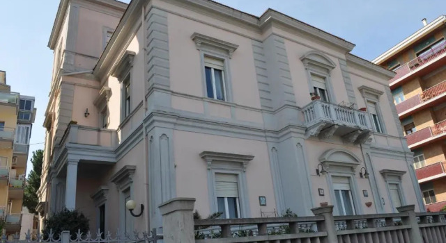 Villa LAurora, Забронировать Отель «постель и завтрак» Пескара Побережье Абруццо, рядом с Железнодорожный вокзал Пескара