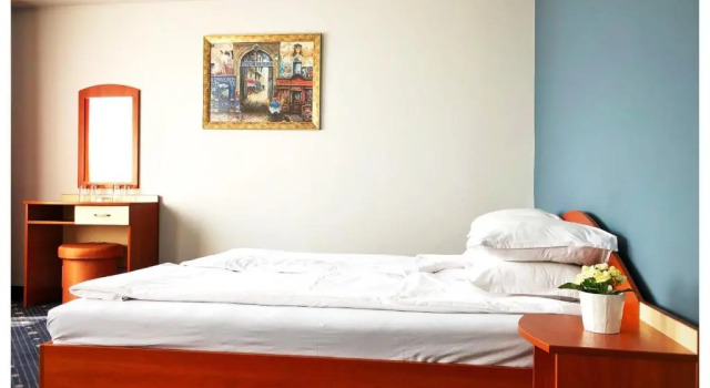Полулюкс Hotel Rahovets