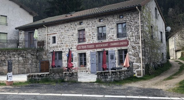 Les Trois Terres, 预订 酒店 福雷地区于松 卢瓦尔河