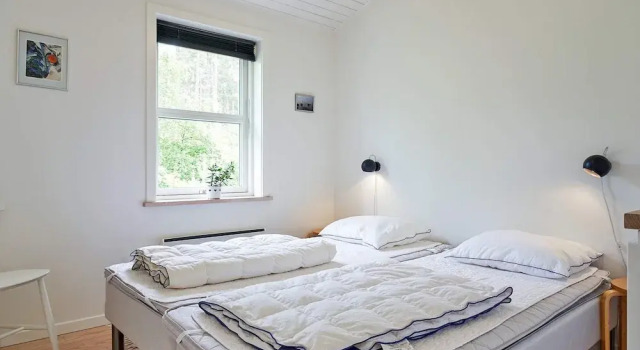 6 Person Holiday Home in Aakirkeby, Book Feriehus Sommerhuse i Hovedstaden region, Hytte