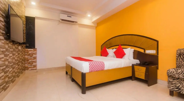 Hotel Palm Star By OYO Rooms