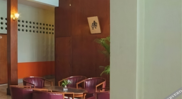 Golden Palace Hotel, Забронировать Отель Отели Бангкока с бассейном, рядом с Торгово-развлекательный центр Кореан Таун, Бассейн