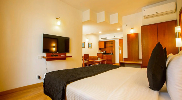 Featherlite Evoma Hotel