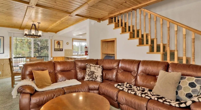 2620- Brownie Resort Retreat, Забронировать Курортный отель Биг-Бэр-Лейк San Bernardino Mountains