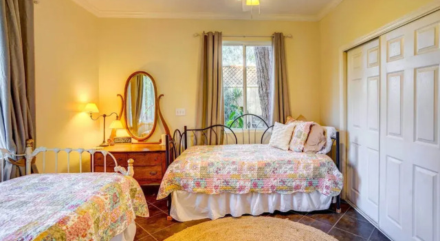 Fallbrook Vacation Rental: 3 Mi to Wineries, Забронировать Отель Отели Фоллбрук с парковкой, рядом с Grand Tradition Estate and Gardens, Парковка