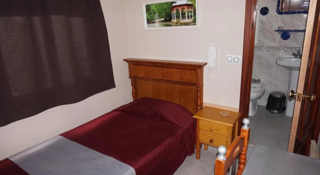 Hostal Alamare, Забронировать Хостел Серро-Амате Севилья, рядом с Centro Deportivo Amate