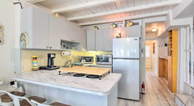 Коттедж с 3 комнатами Key Largo Home w/ Dock & Private Beach Access