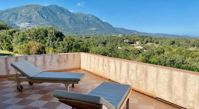 Villa vue mer dans nature protégée, plage à 1,5 km, Varaa Villa Cervione 