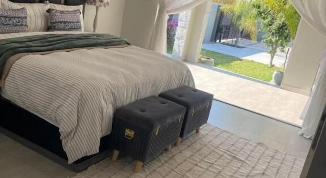Luna Holiday Home, Prenota Affittacamere Hotel a Ngamiland East con parcheggio, Parcheggio