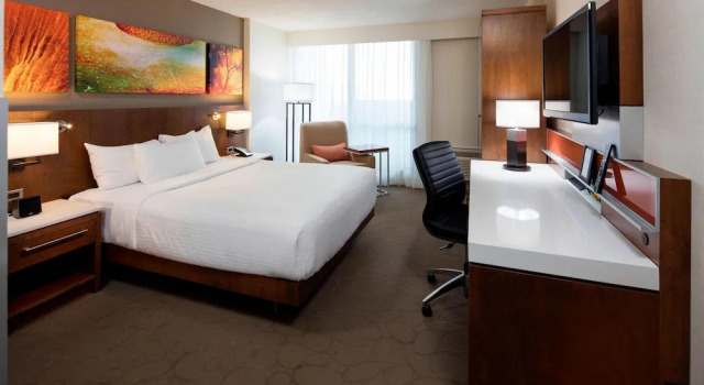 Двухместный номер Standard с балконом Delta Hotels by Marriott Winnipeg