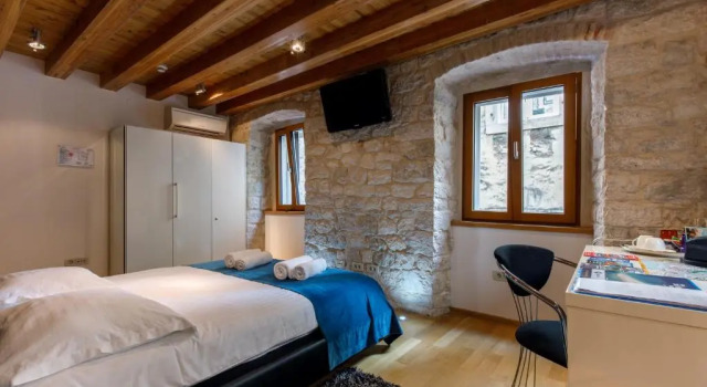 Апартаменты Deluxe Villa Marta - stone house in the center - Split