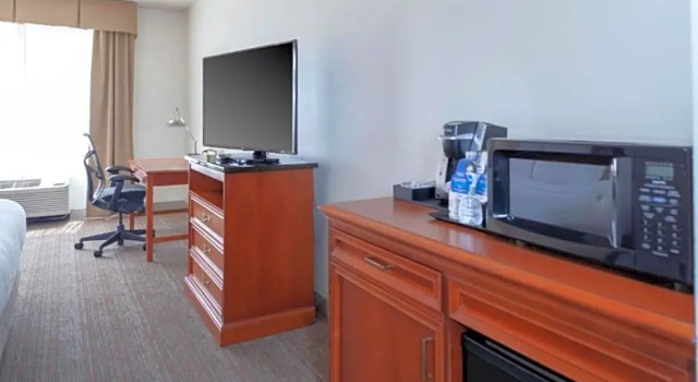 Четырёхместный номер Premium Hilton Garden Inn Charlotte Pineville