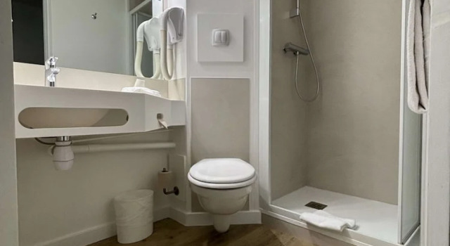 Номер Standard Kyriad Niort-Espace MendesFrance