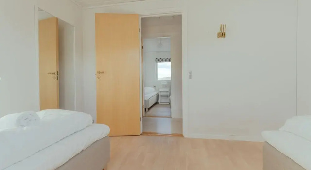 Large Penthouse Apt - Downtown - Marina, Забронировать Апартаменты/квартира Отели округа Стреймой с парковкой, Парковка
