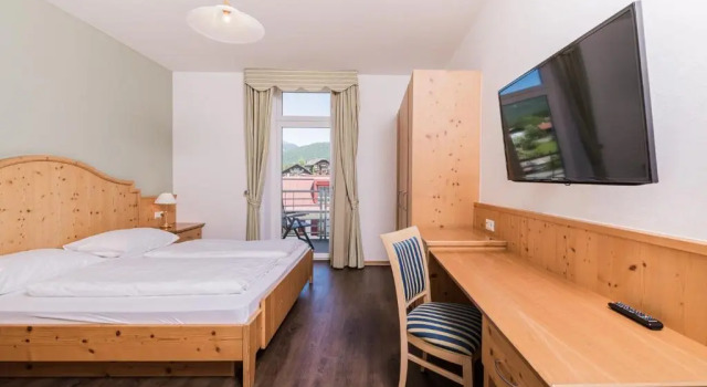 Двухместный номер Comfort с балконом Aparthotel KRONPLATZ Luxury House