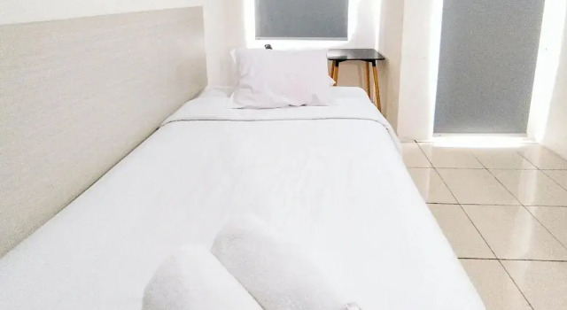 Minimalist 1Br Without Living Room At Pavilion Permata Apartment, Prenota Appartamento Appartamenti a East Java, Appartamento
