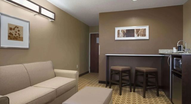 Люкс Sonesta Essential Fairmont