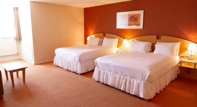 Четырёхместный номер Standard Holiday Inn Ashford - North A20 by IHG