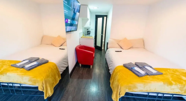 Stunning 1-bed Studio in Birmingham Available, Varaa Huoneisto Asunnot kohteessa Merseyside, Huoneisto