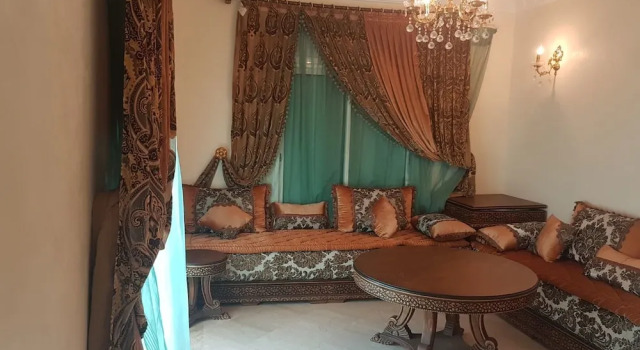 Villa GHZ, Rezerwuj Willa Hotele w Tanger-Tetouan z parkingiem, Parking