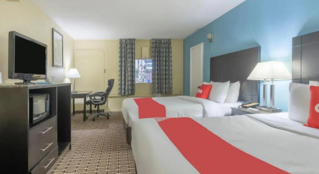 Четырёхместный номер Premium OYO Hotel Knoxville TN Cedar Bluff I-40