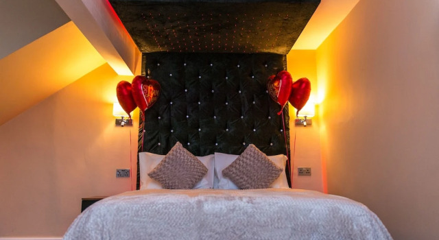 Апартаменты Aphrodite Suites Huddersfield