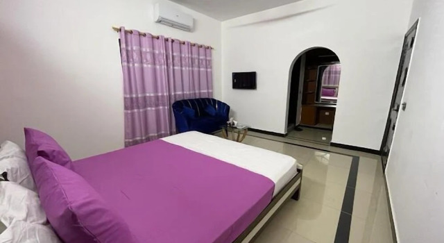 Hotel Defence Inn