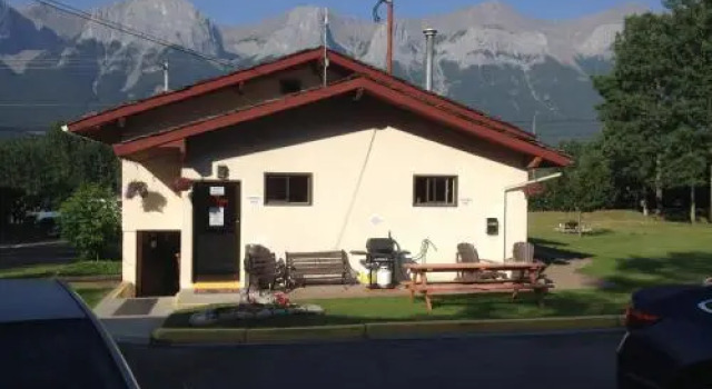 The Gateway Inn, Boek Hotel Harvie Heights Alberta
