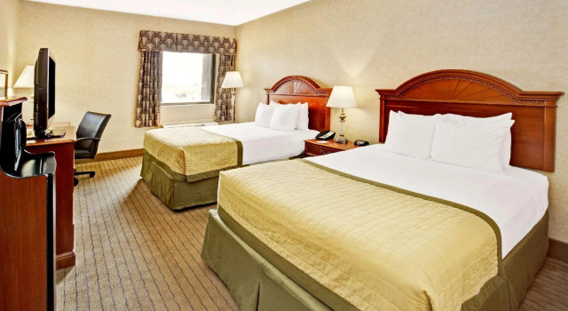 Четырёхместный номер Standard Baymont by Wyndham Indianapolis West