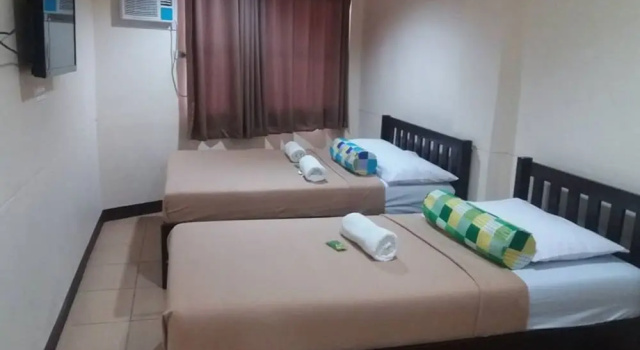 Трёхместный номер Deluxe Calamba Pension Plaza