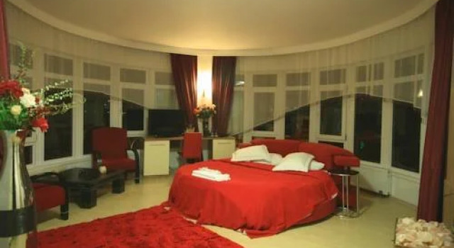 Yeni Tuana Otel, Забронировать Отель Атакум 