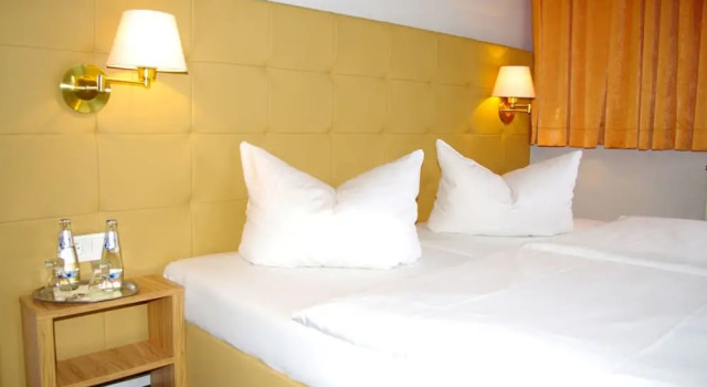 Seehotel & Restaurant Karlslust, Rezervovat Hotel Hotely v Braniborsko s parkováním, Parkování