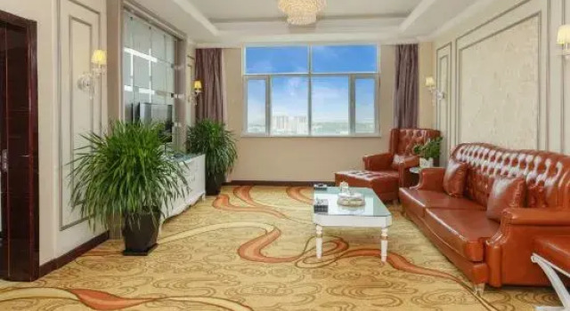 Люкс Luxury Huang He  International   Hotel