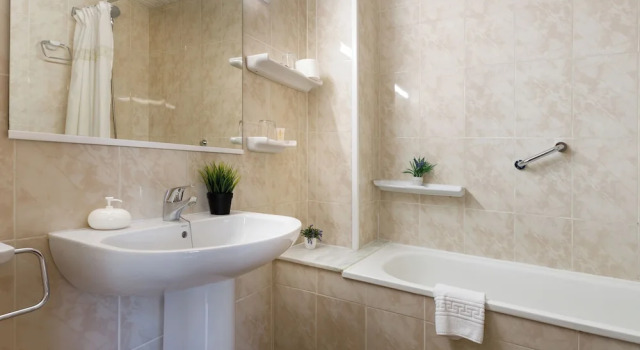 Четырёхместный номер Standard с 2 комнатами с балконом и с видом на море Hotel Alguer