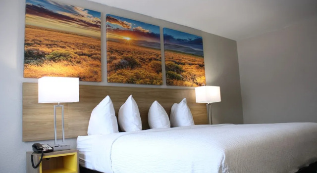 Двухместный номер Standard Days Inn by Wyndham Waco University Area
