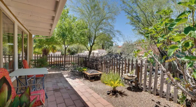 Green Valley Vacation Rental Apt w/ Patio & Grill!, Boek Hotel Green Valley Arizona