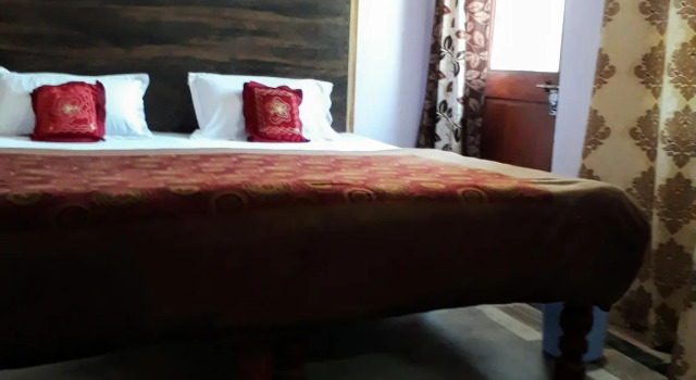 Номер Deluxe Hotel Plaza Khajuraho