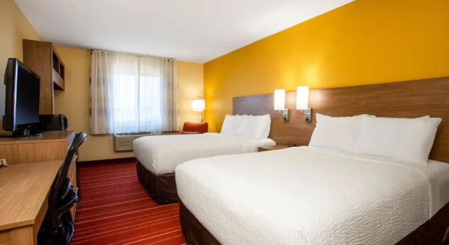 Номер Deluxe Days Inn by Wyndham Marquette