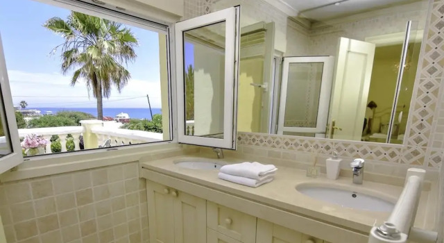 Вилла Exquisite Villa 50m To Beach