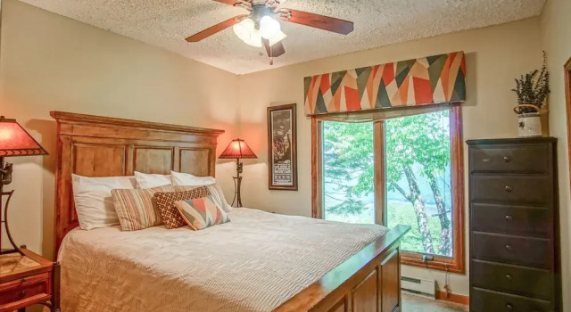 Stemwinder 6A, 3 Bedrooms Plus Bonus Sleeping Alcove, 2 1/2 Baths
