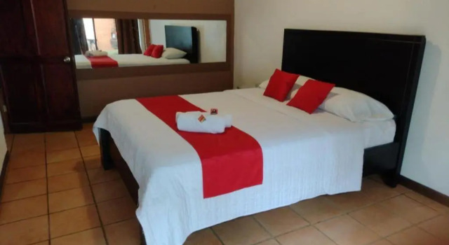 Uruka Lodge, Varaa Lomakoti Hotellit Alajuela uima-altaalla, Uima-allas