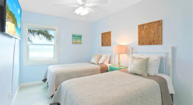 Номер Standard с балконом и oceanfront Cocoa Beach Club - Oceanfront Condos with Pool next to Pier and Port Canaveral